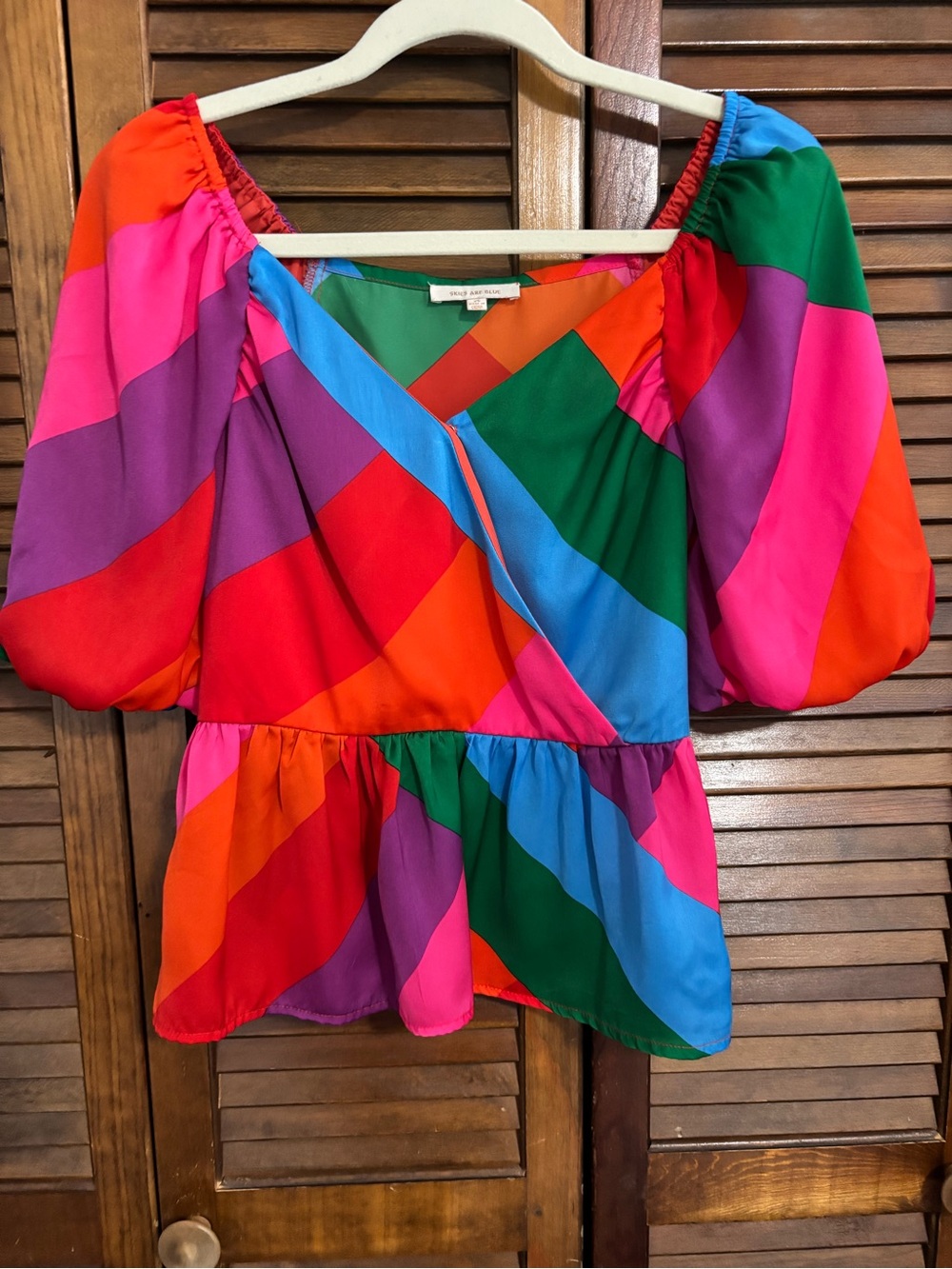 Skies Are Blue Diagonal Colorblock Puff-Sleeve Peplum Top